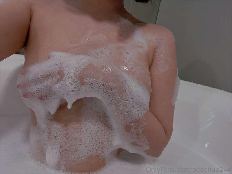 Wanna join? I can’t wait to try bathbomb next time 😝 This is..