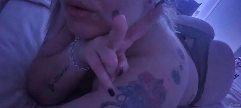 ✌️