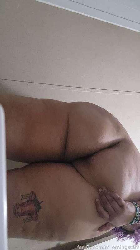 Everyone loves some ass