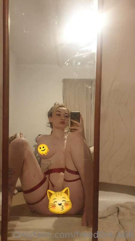 $5.40 when you hit that link! Xx https://onlyfans.com/d0nk.6..