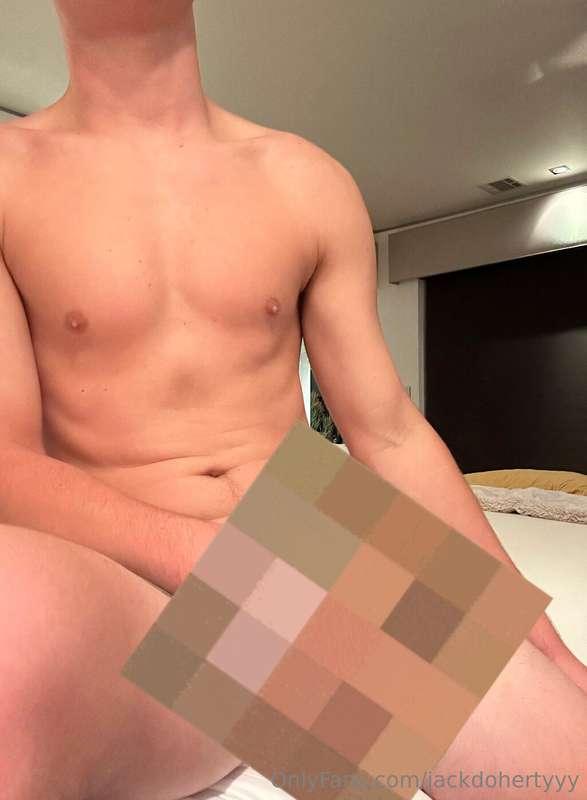 Consider this a one time thing... cheapest dick pics I've ev..