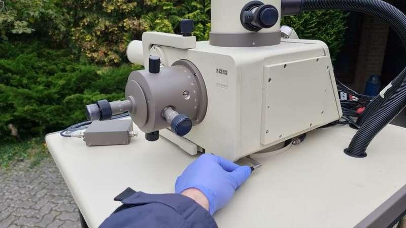 Adopting scanning electron microscope EP01