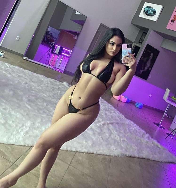 I want to go completely topless for you 🖤