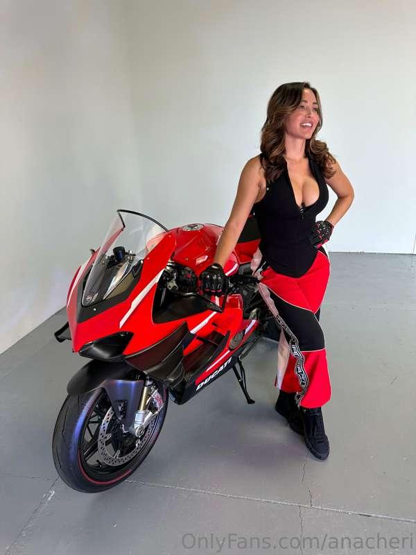 Shot something fun & sexy for @oftv ❤️🏎️ A tour of the $100k..