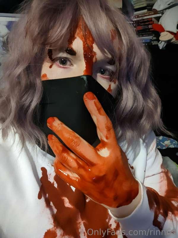 Happy Halloween 🎃💕 tried using fake stuff but it got in my e..