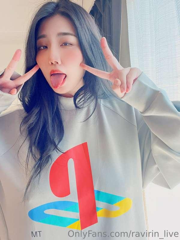 who wants to play my playstation? 🥰🎮

一緒にプレステのゲームしよっ🥰🎮
