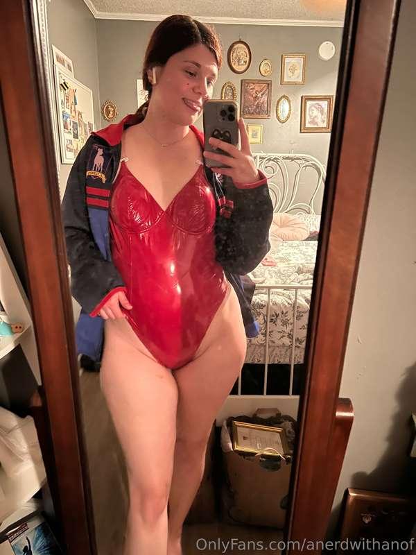Trying on some things for DragonCon 😛 Also, I’m baaaack! 😘