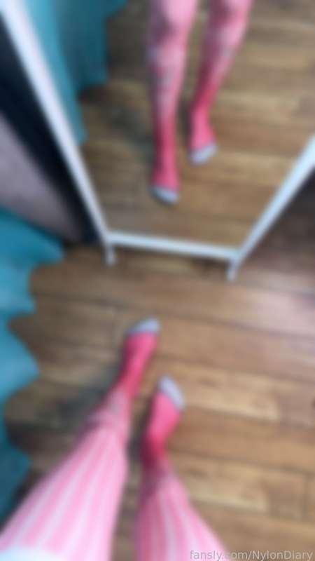 Is there any pattern tights feet fans here?
Show me your love with likes ❤️‍🔥

#tights #nylons #nylonfeet #lingerie #legs #pantyhose #fetish #fyp #butt #brunette