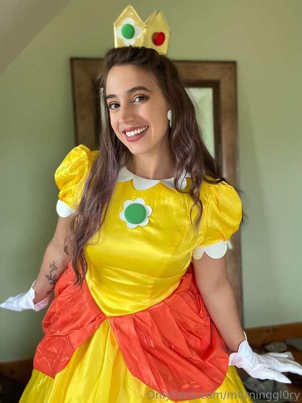 Happy Halloween from Hairy Princess Daisy!🌼 