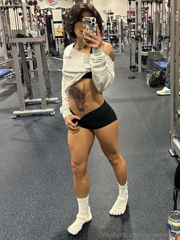 your gym crush, clocking in :3