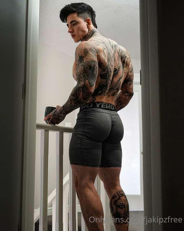 The front looks better 😏... @Jakipz
Onlyfans.com/Jakipz