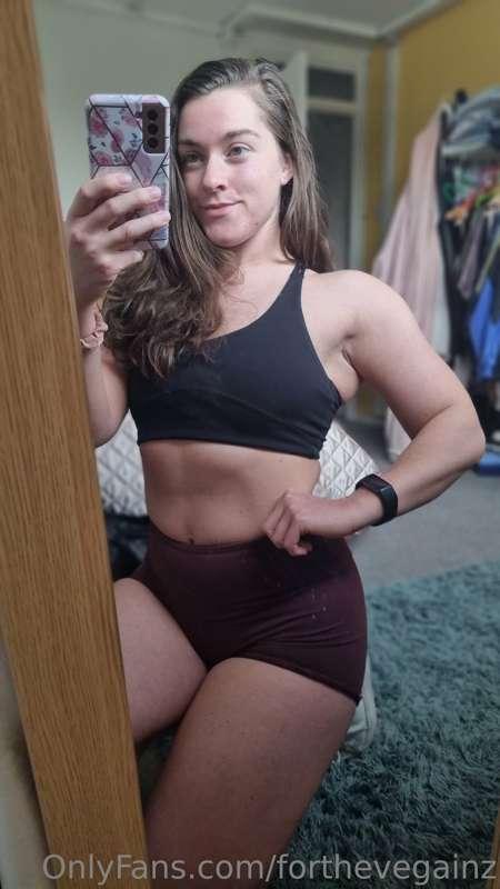 Happy Saturday everyone!! 😊 A slightly more SFW post from me..