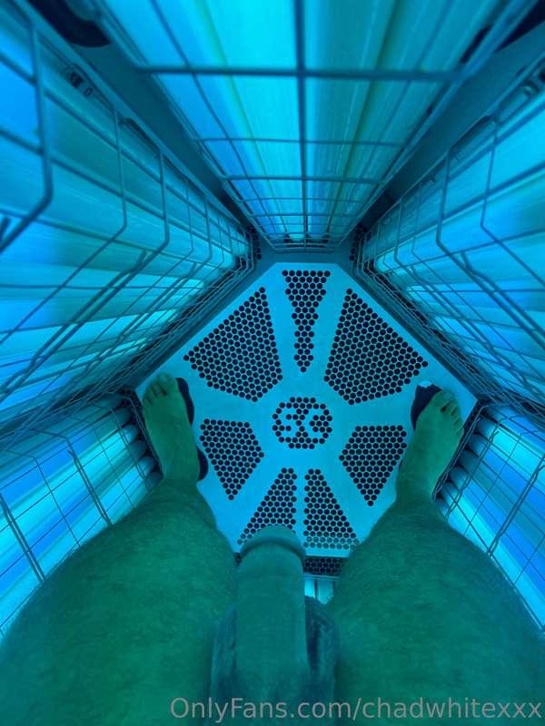 Getting my tan on 😎