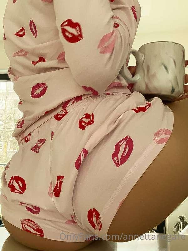 💋Good morning💋
Drinking my morning coffee before I create ne..