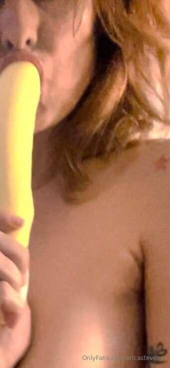 Guess it’s just me and my banana DM TO UNLOCK THE FULL 10 mi..