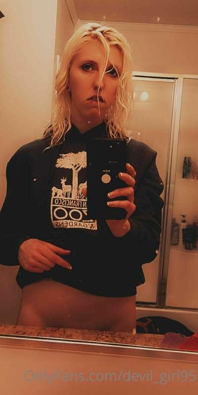 What do you think of my hoodie 😏