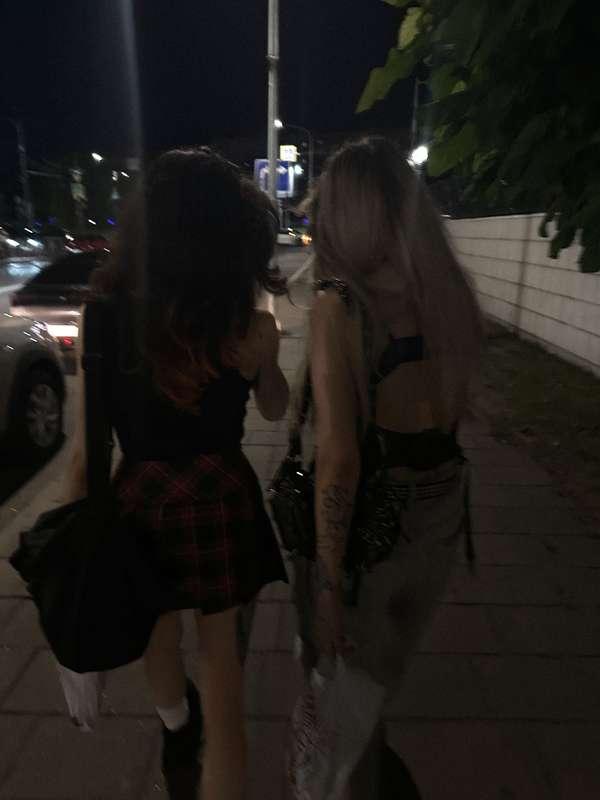 Have a good night, today's photo ~

#fyp #egirl #emogirl #alt #altgirl #teenager #tattoos #young #cute #outdoor