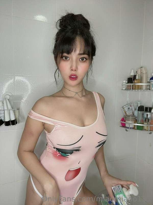 胸前的臉都在害羞哭泣了，你是要不要來安慰一下？💦
The face on my chest is blushing an..