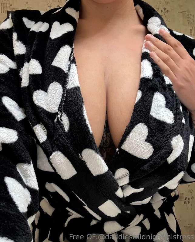 Like if your a titty guy😍