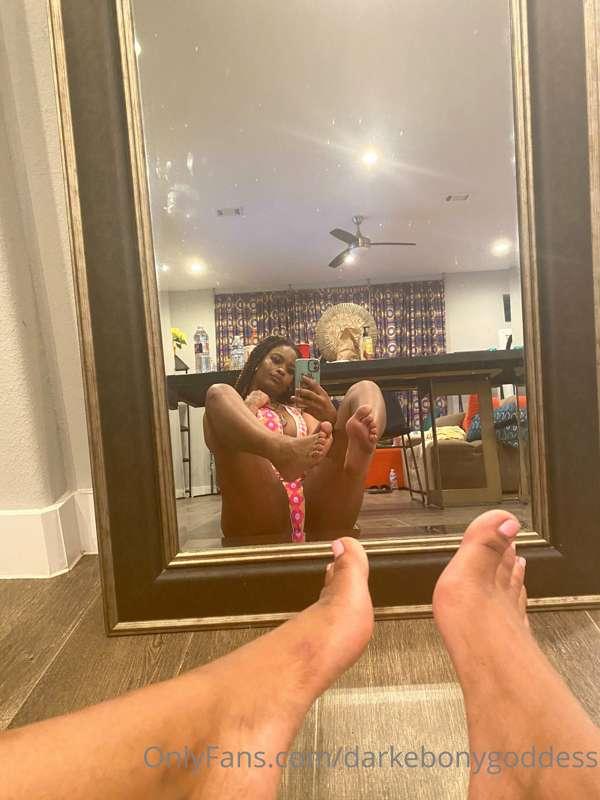 𝐏𝐚𝐫𝐭𝐲 𝐢𝐧 𝐭𝐡𝐞 𝐟𝐫𝐨𝐧𝐭 𝐛𝐮𝐬𝐢𝐧𝐞𝐬𝐬 𝐢𝐧 𝐲𝐨𝐮𝐫 𝐃𝐌𝐒😉