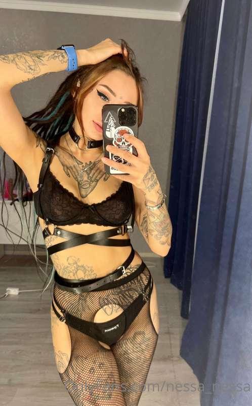 Do you want me to be your mommy, sweetie? 💥💢