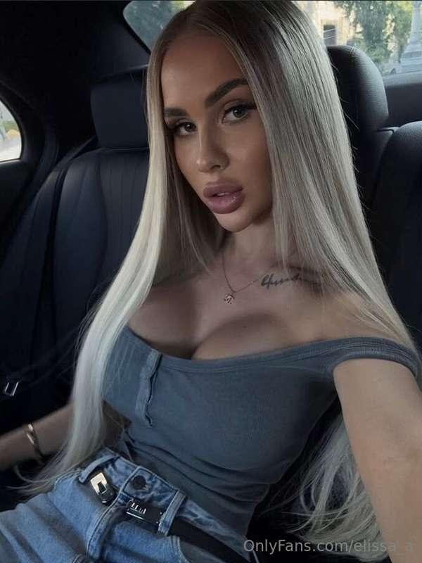 Let's go for a ride in the car?🤭🚨