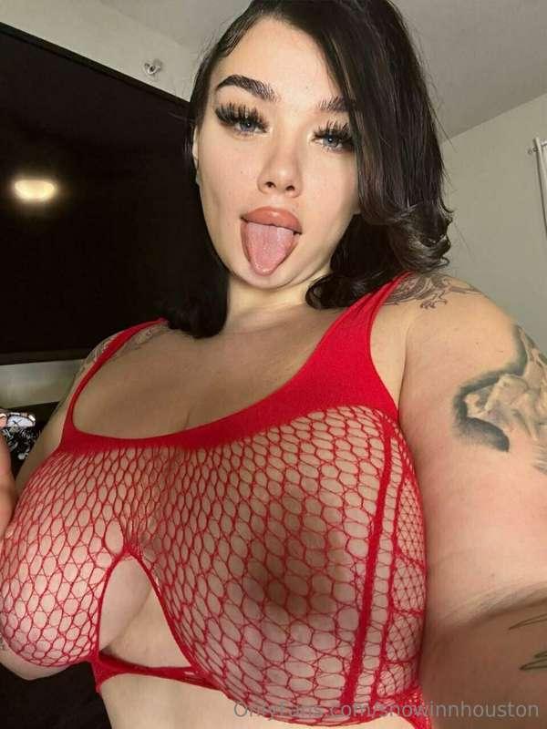 🔥 Starting the day without a bra!😏💋