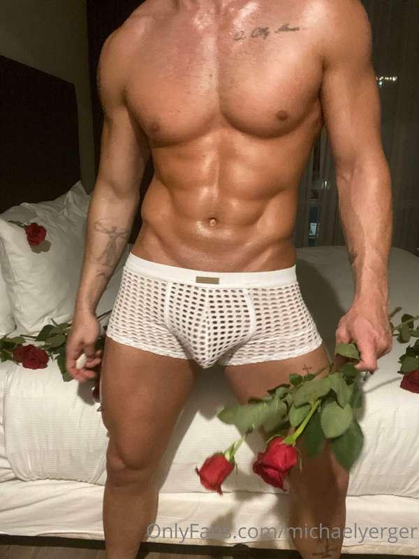 Tip this post if you want me to be your valentine this year ..