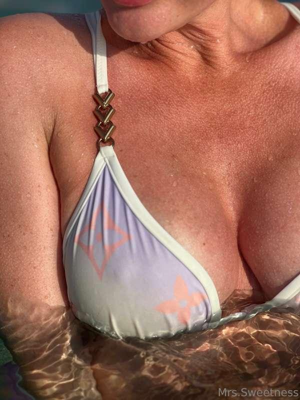 With bra or without? 😈😈😈