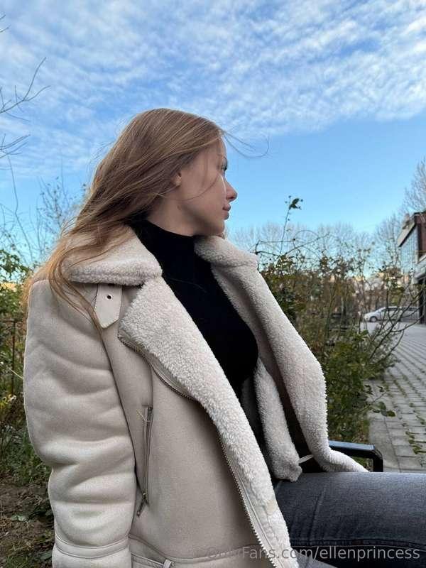 I love fall. Mainly for the delicious air🥰💋 Only you have to..