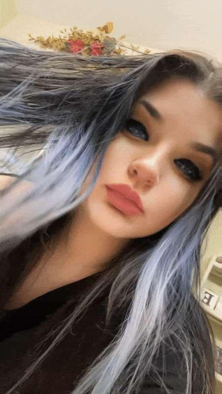     👋 Hi there hehe 😽🩵



#fyp #cammodel #virtualgf #gfe #egirl #camgirl 