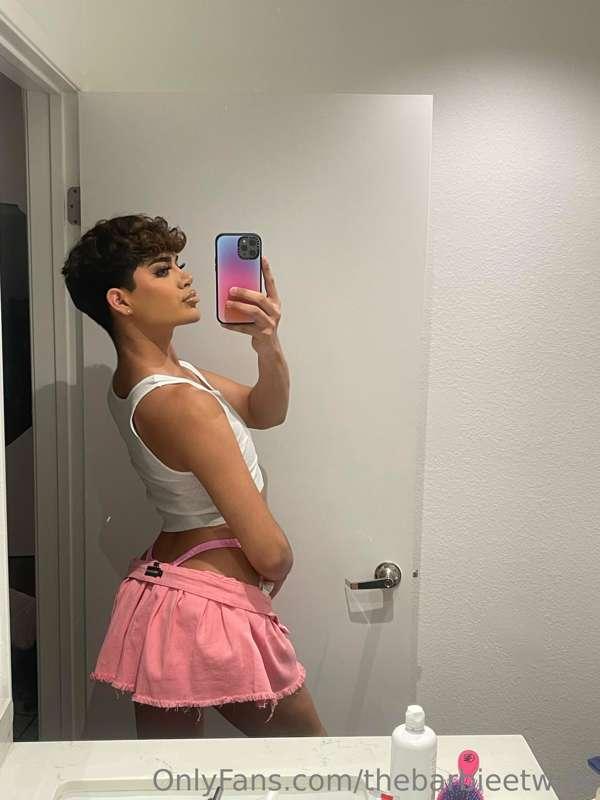 do you like me in a skirt? 🥰