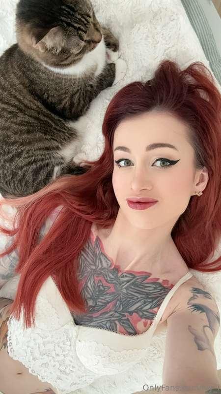 @avrorasiren  Today is your holiday 🥳🎂❤️ May your new year b..