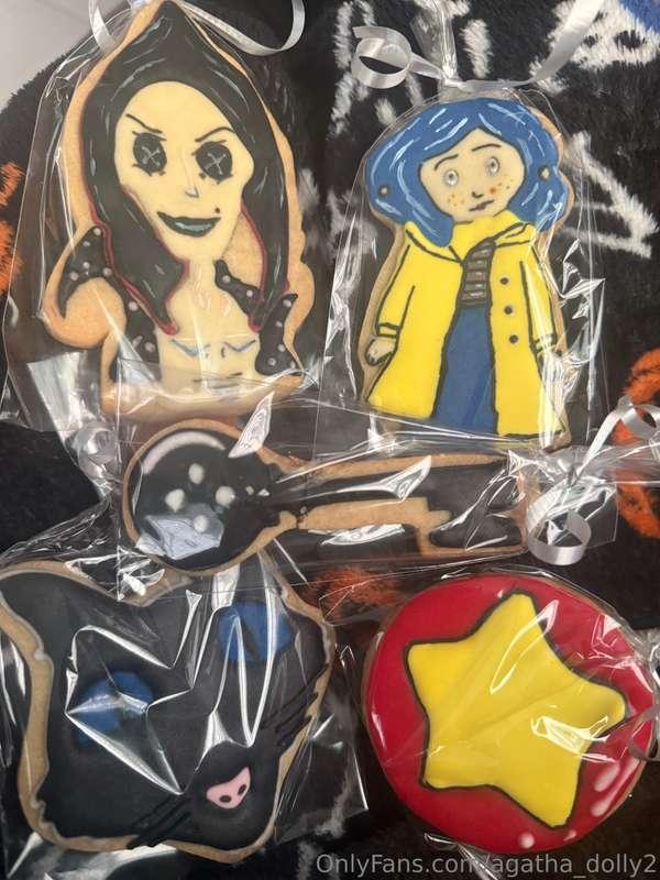 Owww me dieron este regalito 💞 son estas galletitas preciosa..