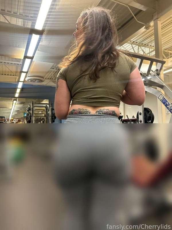 for my leggings fans! 💗😁

#mommy #milf  #pawg #bubblebutt #fitness #butt  #ass #leggings #sport