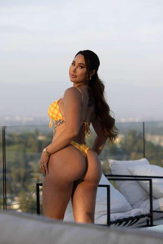 Smitten 😻🍑