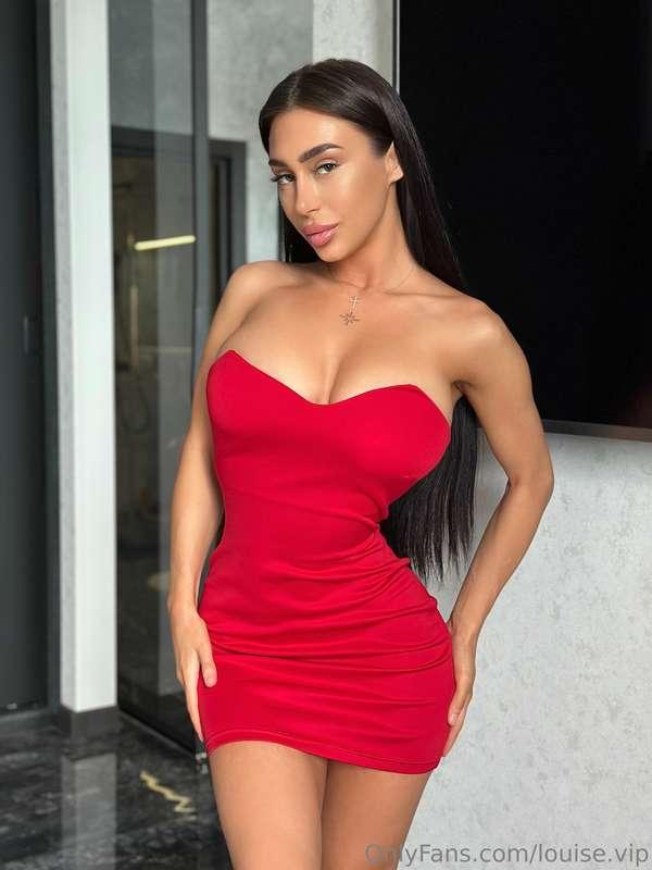 Feeling super sexy in my cute little red dress ❤️