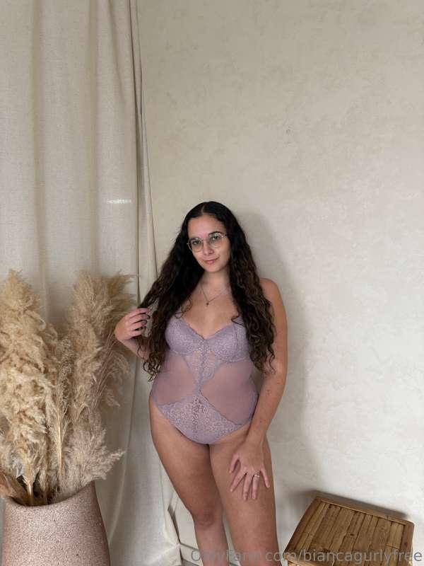 Are you into a sensual striptease? Dm and I'll strip for you..