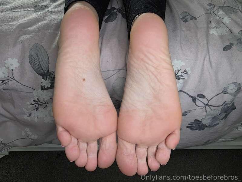 toesbeforebros_ image #15