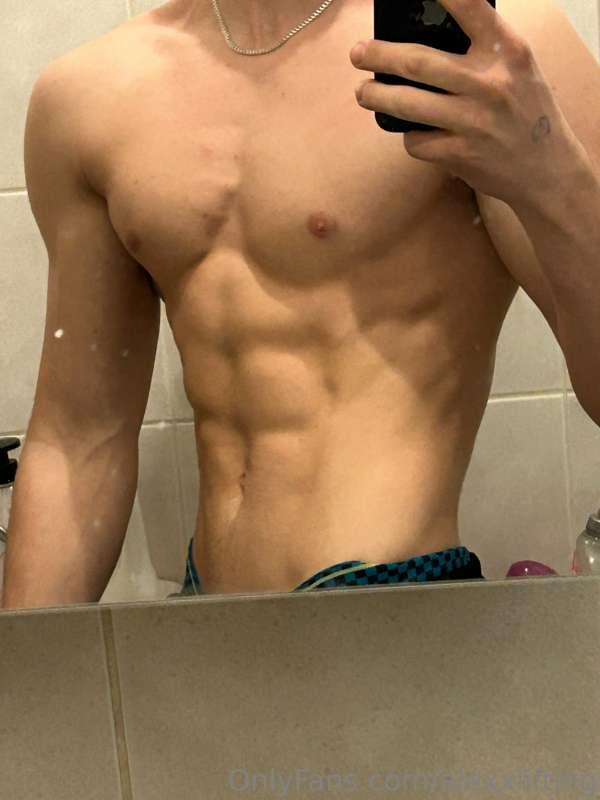 Chest Day Done.Now It’s Time To Jerk Off!! 🍆💦. Wanna Watch? ..