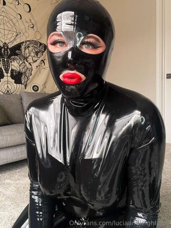 luciaandleighlatex main image