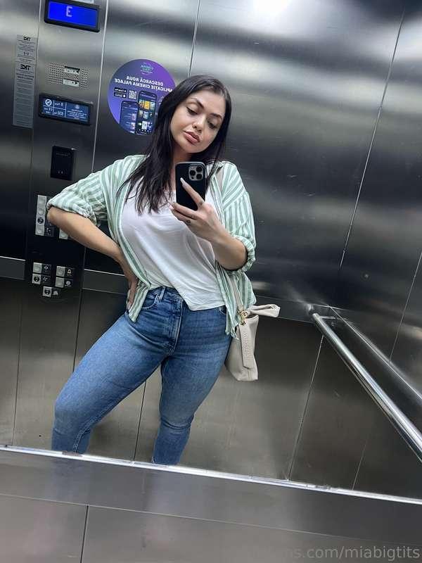 Elevator selfies 