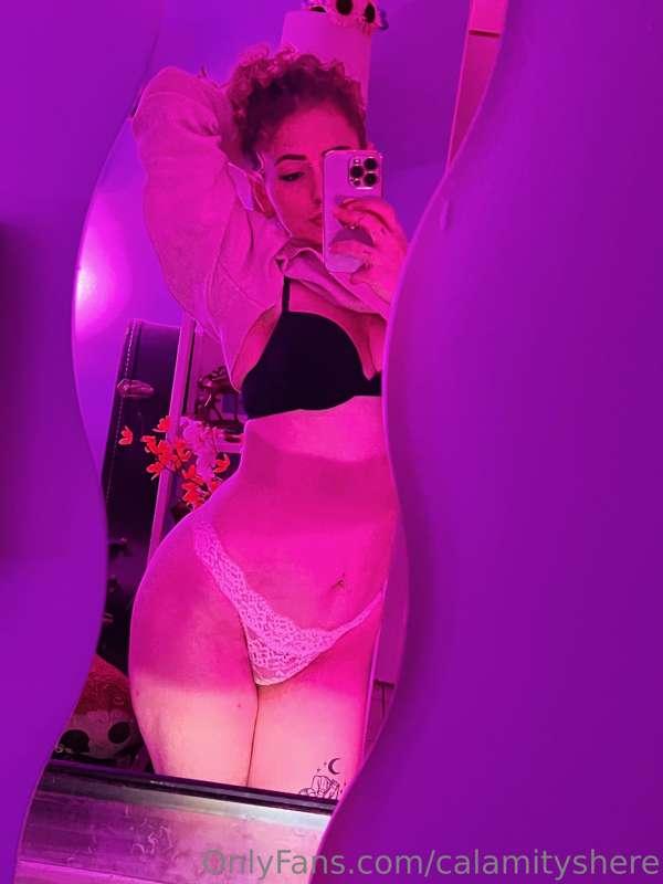 I wanna be eaten out until I pass out 😴 come tell my pussy a..