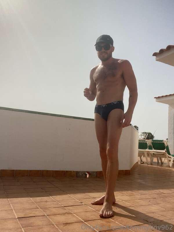 Tell me… would you take your time with me or ruin me fast? 👀..