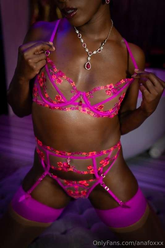 Contribute $10 on this campaign if you like this lingerie 🩷 ..