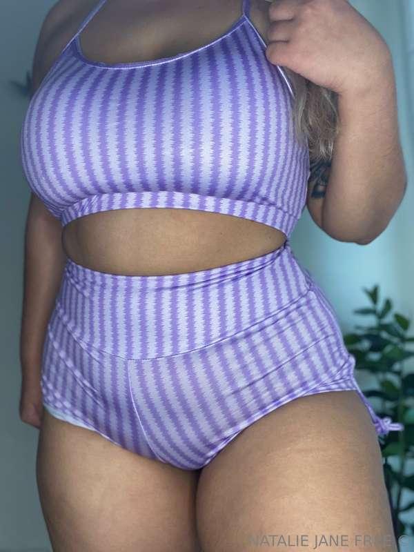 you already know thick thighs save lives🥺