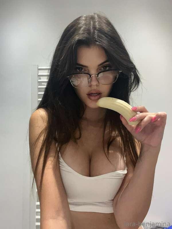I never say no to a banana 😈🍌
