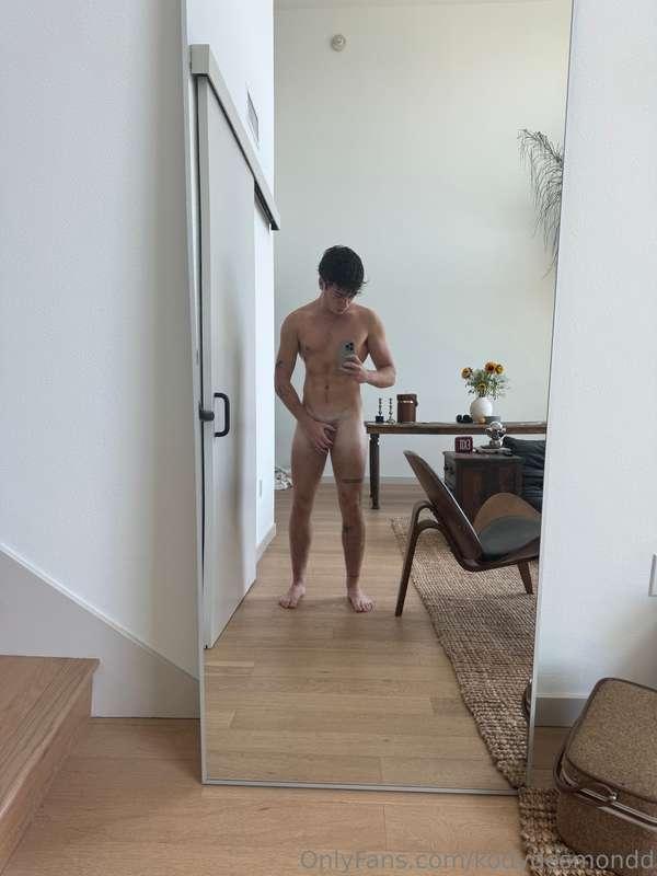 Body is tea rn… wanna see more? 😈👅