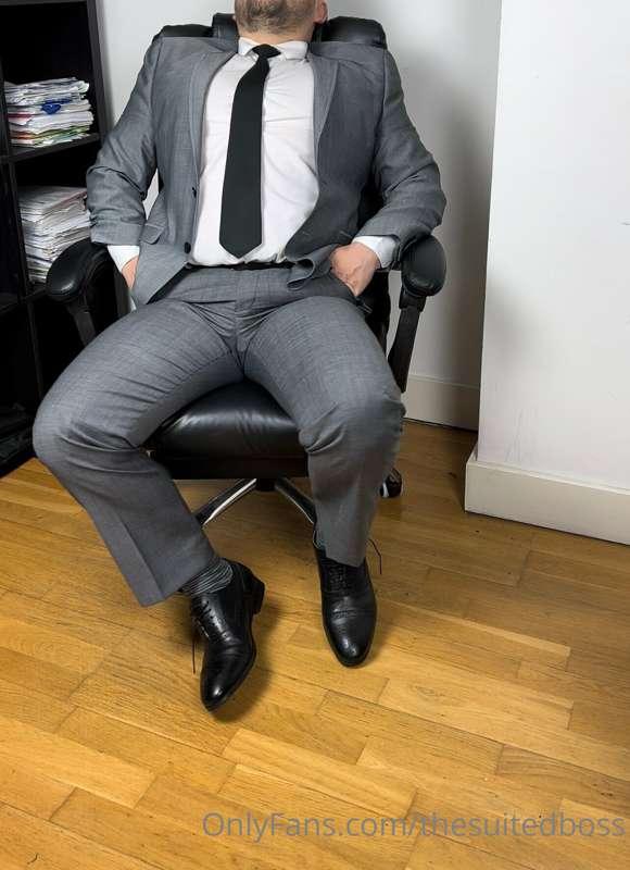 thesuitedboss image #0