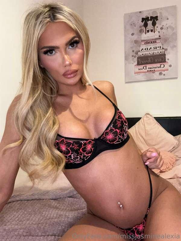 What are you doing tonight then baby?👀